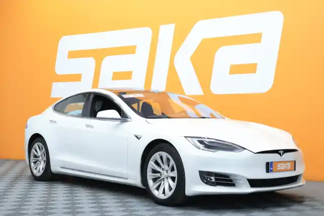 Valkoinen Sedan, Tesla Model S – VAR-49941