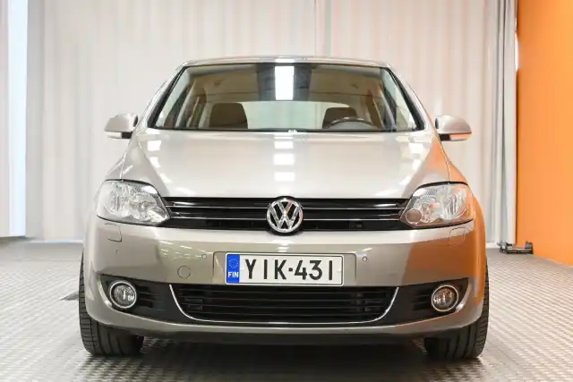 Beige Tila-auto, Volkswagen Golf Plus – YIK-431