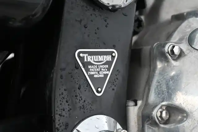  Moottoripyörä, Triumph THUNDERBIRD 900 ** Tuote! / Huutokaupat.com ** – 76-CBK