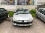 Harmaa Viistoperä, Peugeot 206 – AAF-307, kuva 2
