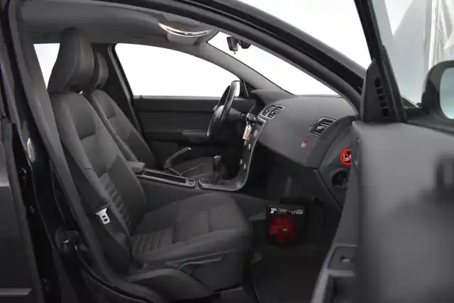 Musta Farmari, Volvo V50 – ABY-245