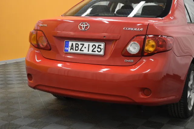 Punainen Sedan, Toyota Corolla – ABZ-125