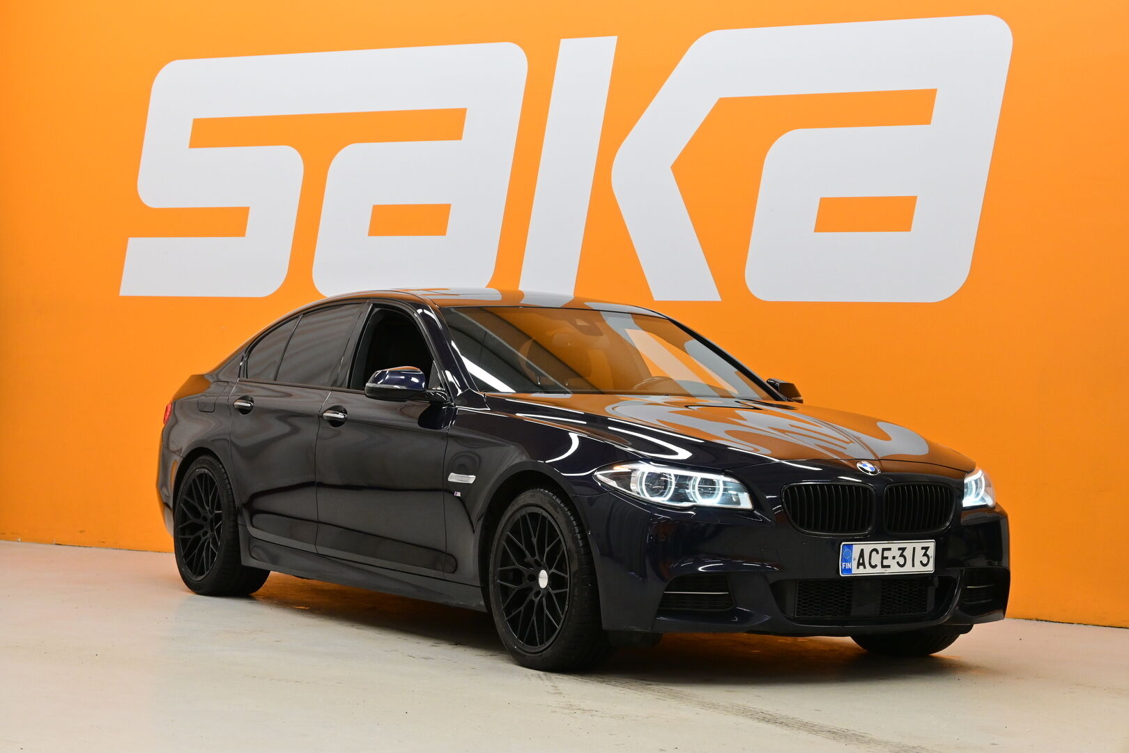 Musta Sedan, BMW 530 – ACE-313