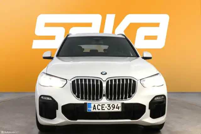 Valkoinen Maastoauto, BMW X5 – ACE-394