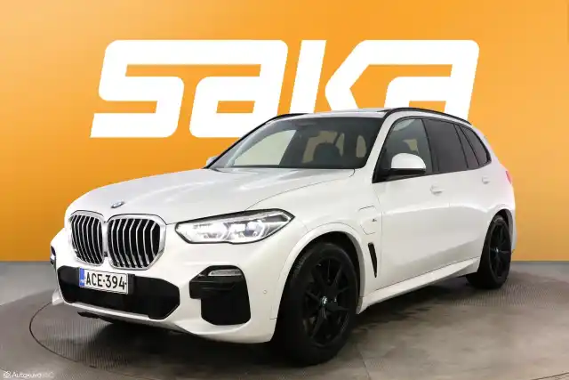 Valkoinen Maastoauto, BMW X5 – ACE-394