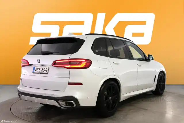 Valkoinen Maastoauto, BMW X5 – ACE-394