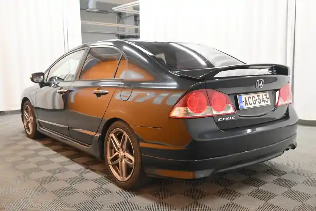 Musta Sedan, Honda Civic – ACG-343