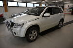 Valkoinen Maastoauto, Suzuki Grand Vitara – AHY-339, kuva 3