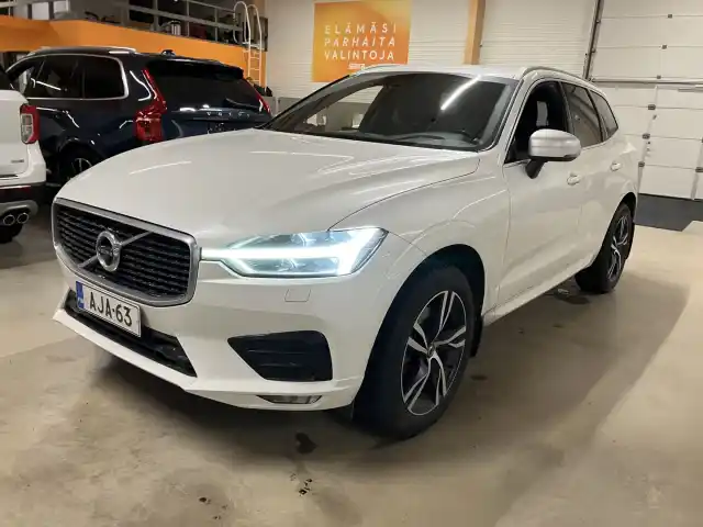 Valkoinen Maastoauto, Volvo XC60 – AJA-63