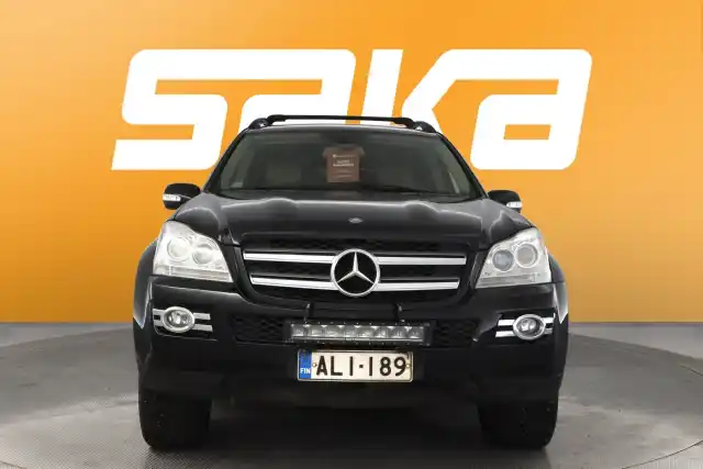 Musta Maastoauto, Mercedes-Benz GL – ALI-189