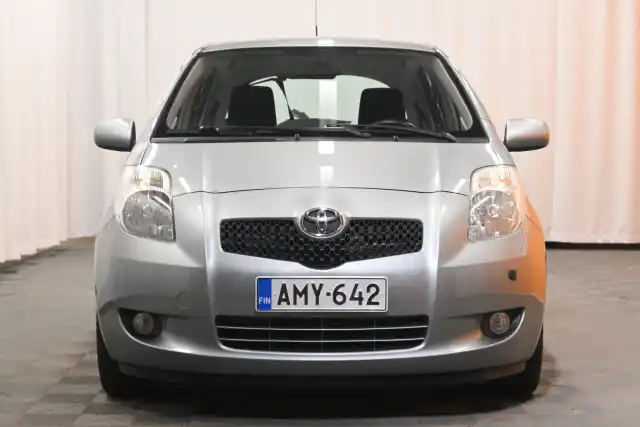 Hopea Viistoperä, Toyota Yaris – AMY-642