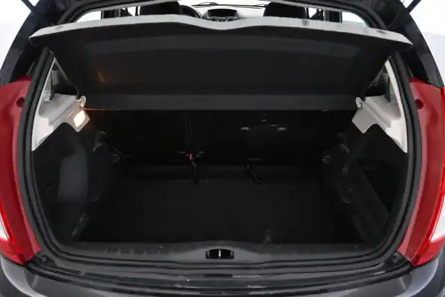 Musta Viistoperä, Citroen C3 – ANI-547