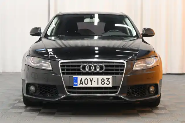 Musta Farmari, Audi A4 – AOY-183