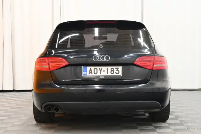 Musta Farmari, Audi A4 – AOY-183