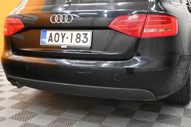 Musta Farmari, Audi A4 – AOY-183