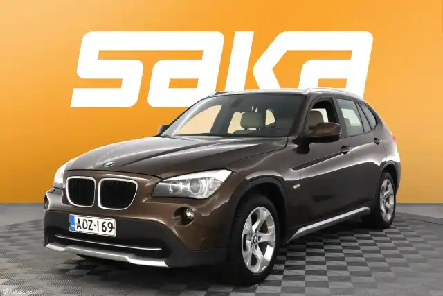 Sininen Maastoauto, BMW X1 – AOZ-169