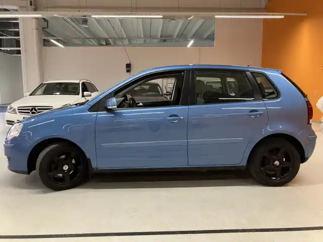 Sininen Viistoperä, Volkswagen Polo – APY-182