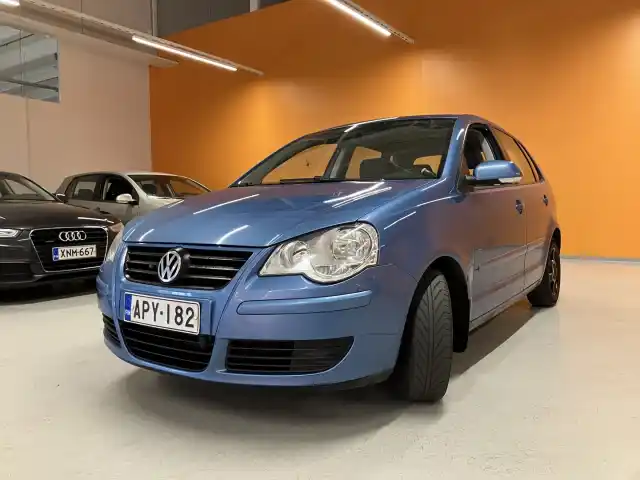 Sininen Viistoperä, Volkswagen Polo – APY-182