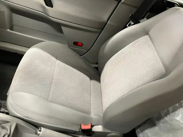 Sininen Viistoperä, Volkswagen Polo – APY-182