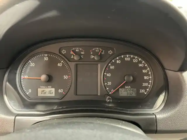 Sininen Viistoperä, Volkswagen Polo – APY-182