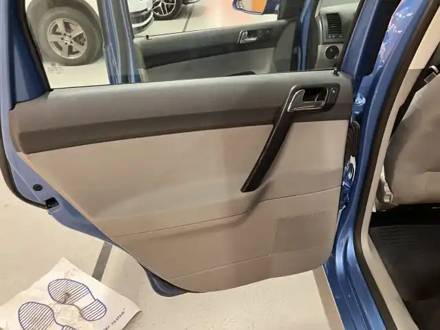 Sininen Viistoperä, Volkswagen Polo – APY-182