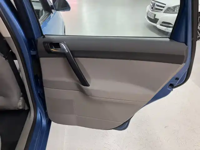 Sininen Viistoperä, Volkswagen Polo – APY-182