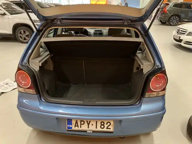 Sininen Viistoperä, Volkswagen Polo – APY-182