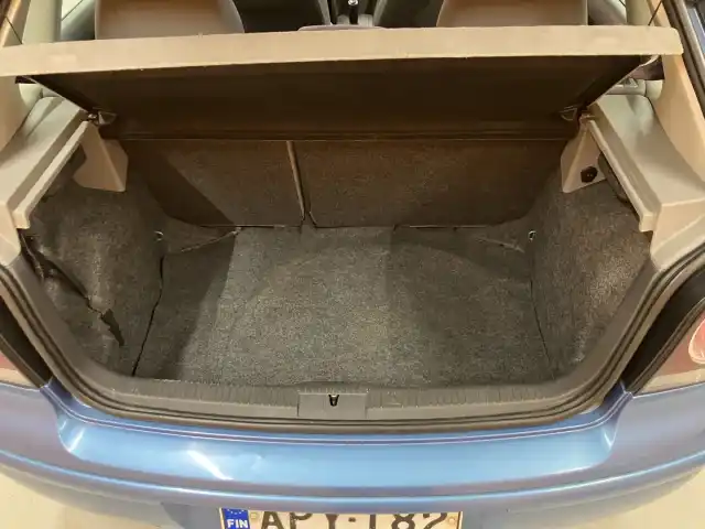 Sininen Viistoperä, Volkswagen Polo – APY-182
