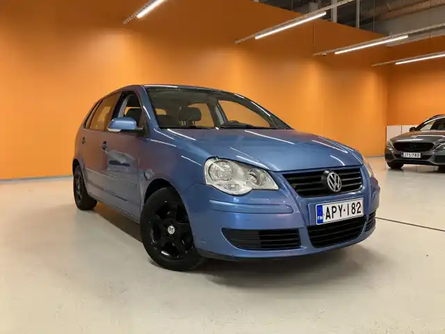Sininen Viistoperä, Volkswagen Polo – APY-182