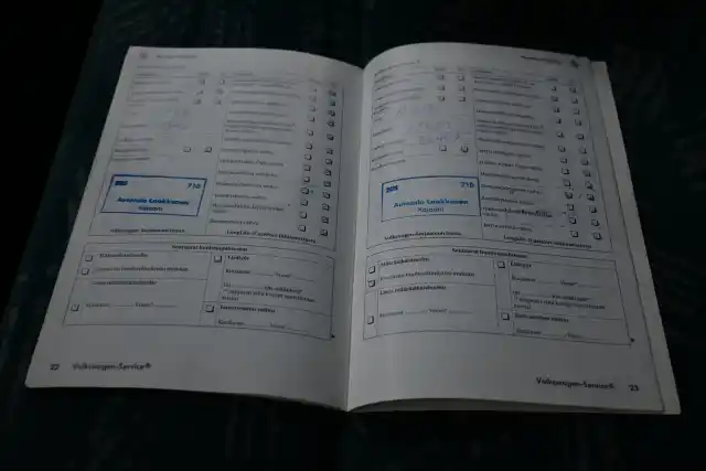 Harmaa Henkilöauto, Volkswagen Transporter – ASI-848