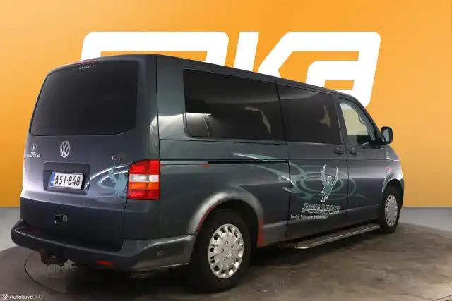 Harmaa Henkilöauto, Volkswagen Transporter – ASI-848