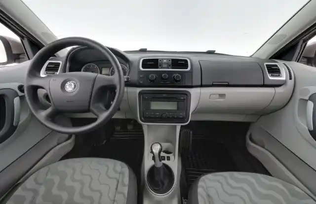 Ruskea (beige) Viistoperä, Skoda Fabia – ASI-925