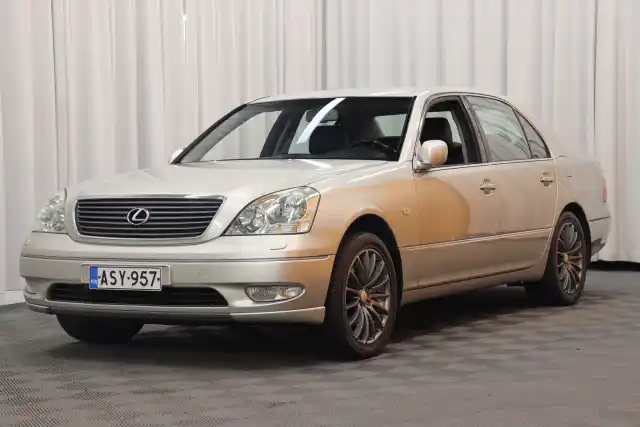 Hopea Sedan, Lexus LS – ASY-957