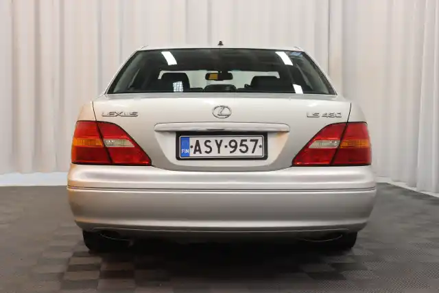 Hopea Sedan, Lexus LS – ASY-957