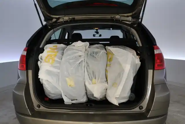 Harmaa Tila-auto, Citroen C4 – AUI-540