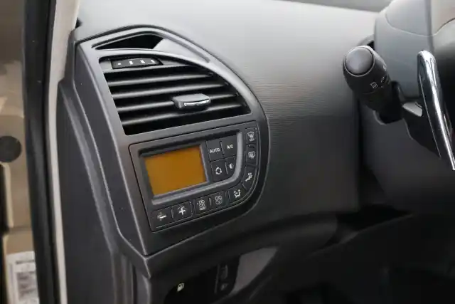 Harmaa Tila-auto, Citroen C4 – AUI-540
