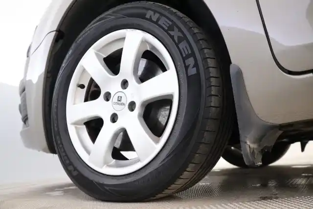 Harmaa Tila-auto, Citroen C4 – AUI-540