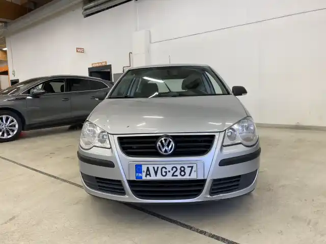 Harmaa Viistoperä, Volkswagen Polo – AVG-287
