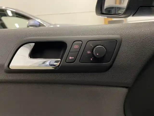 Harmaa Viistoperä, Volkswagen Polo – AVG-287
