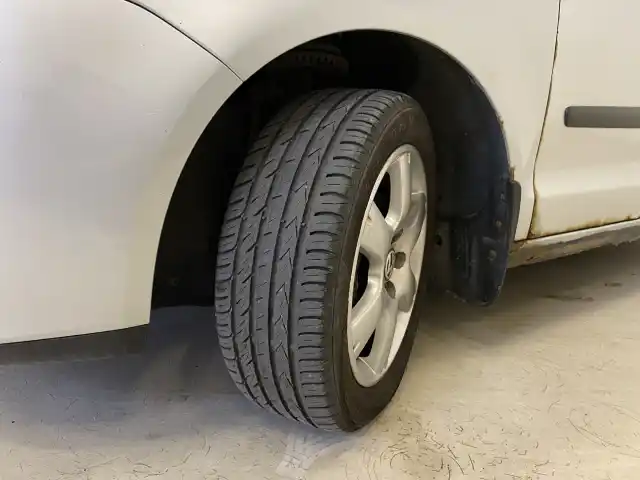 Harmaa Viistoperä, Volkswagen Polo – AVG-287
