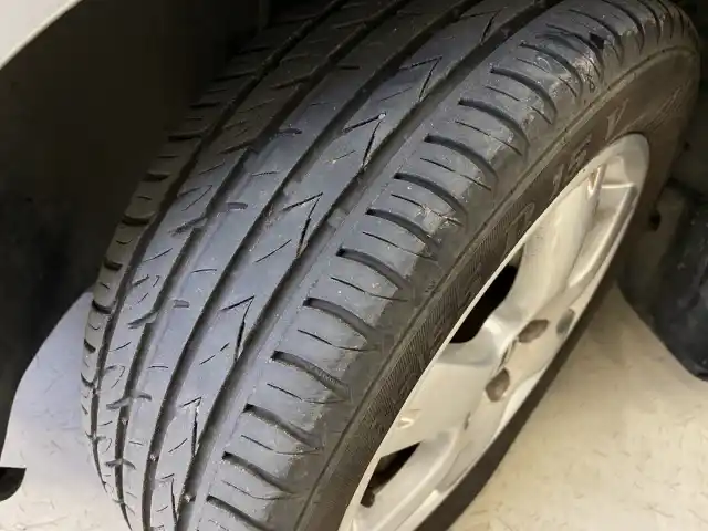 Harmaa Viistoperä, Volkswagen Polo – AVG-287