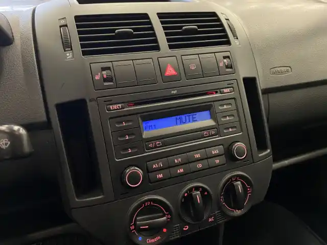 Harmaa Viistoperä, Volkswagen Polo – AVG-287