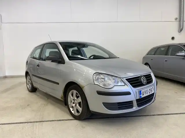 Harmaa Viistoperä, Volkswagen Polo – AVG-287