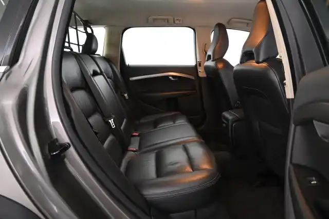 Harmaa Farmari, Volvo XC70 – AVY-987