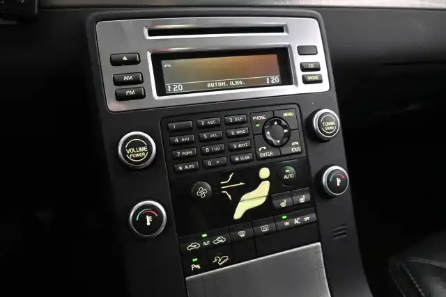 Harmaa Farmari, Volvo XC70 – AVY-987