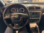 Sininen Viistoperä, Skoda Octavia – AXY-586, kuva 4