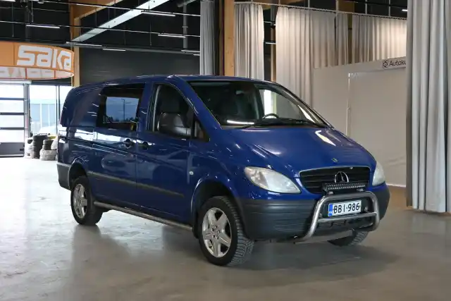 Sininen Pakettiauto, Mercedes-Benz Vito – BBI-986