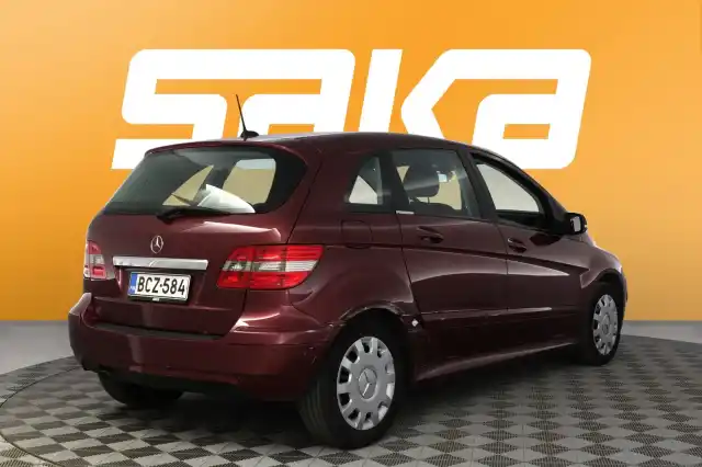 Punainen Tila-auto, Mercedes-Benz B – BCZ-584