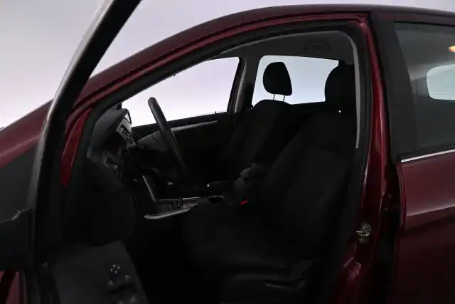 Punainen Tila-auto, Mercedes-Benz B – BCZ-584