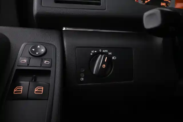 Punainen Tila-auto, Mercedes-Benz B – BCZ-584